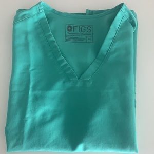 Figs scrub top XS in surgical green